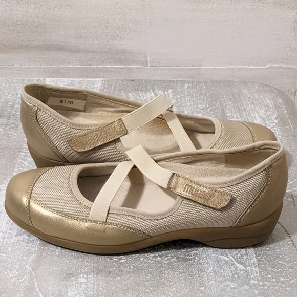 Munro American Gold and Natural Elastic Closure Ballerina Flat Size 7.5M - Picture 3 of 8